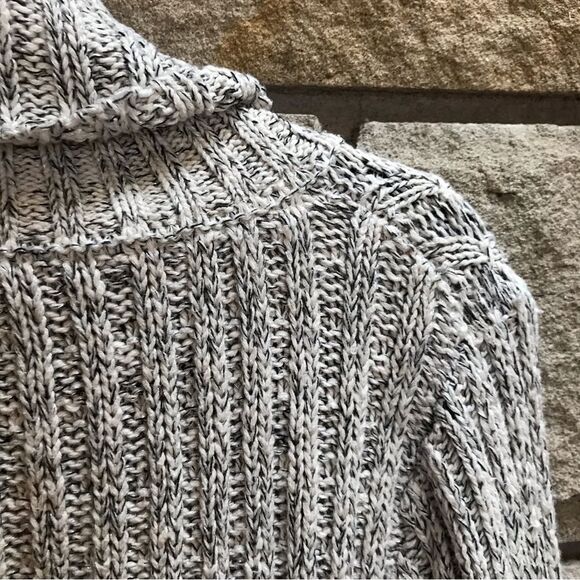 Free People Marled Ivory Combo Twisted Cable Cropped TNeck Sweater OB465415 L - Picture 9 of 16